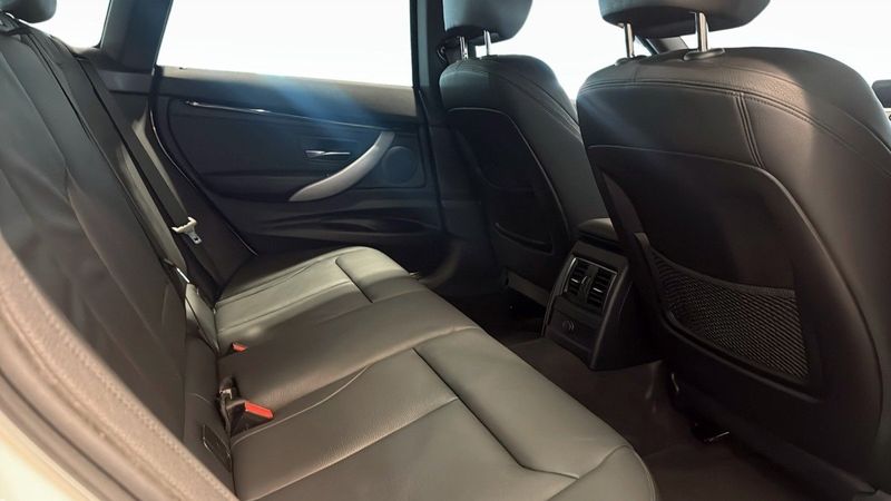BMW 330 bild 5