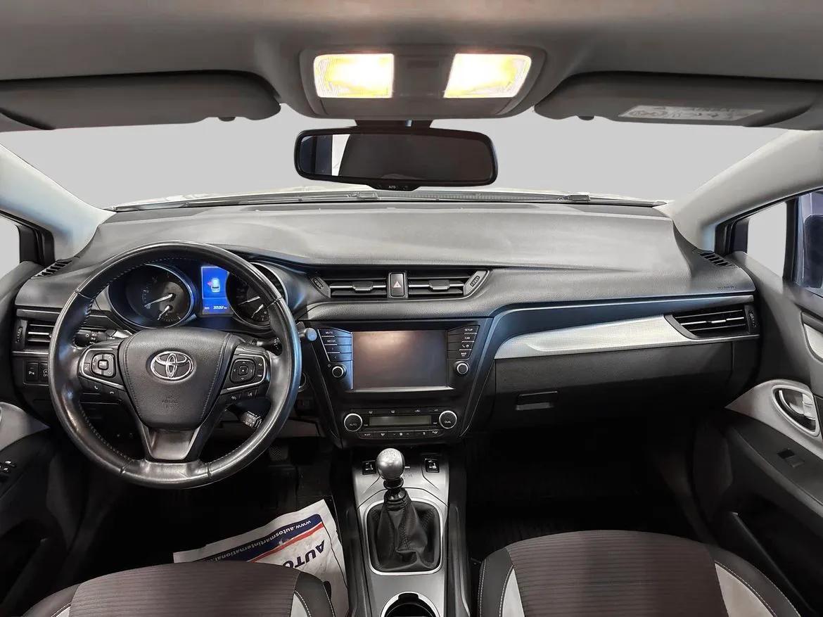 Vehicle image 10