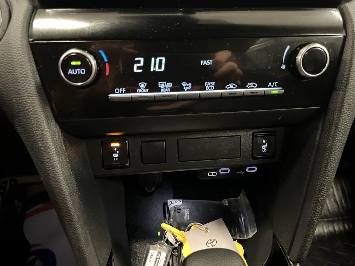 Vehicle image 18