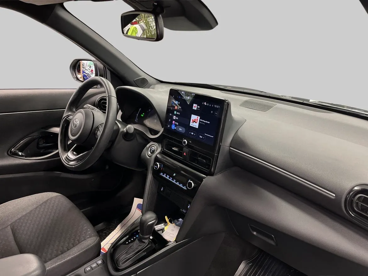 Vehicle image 8