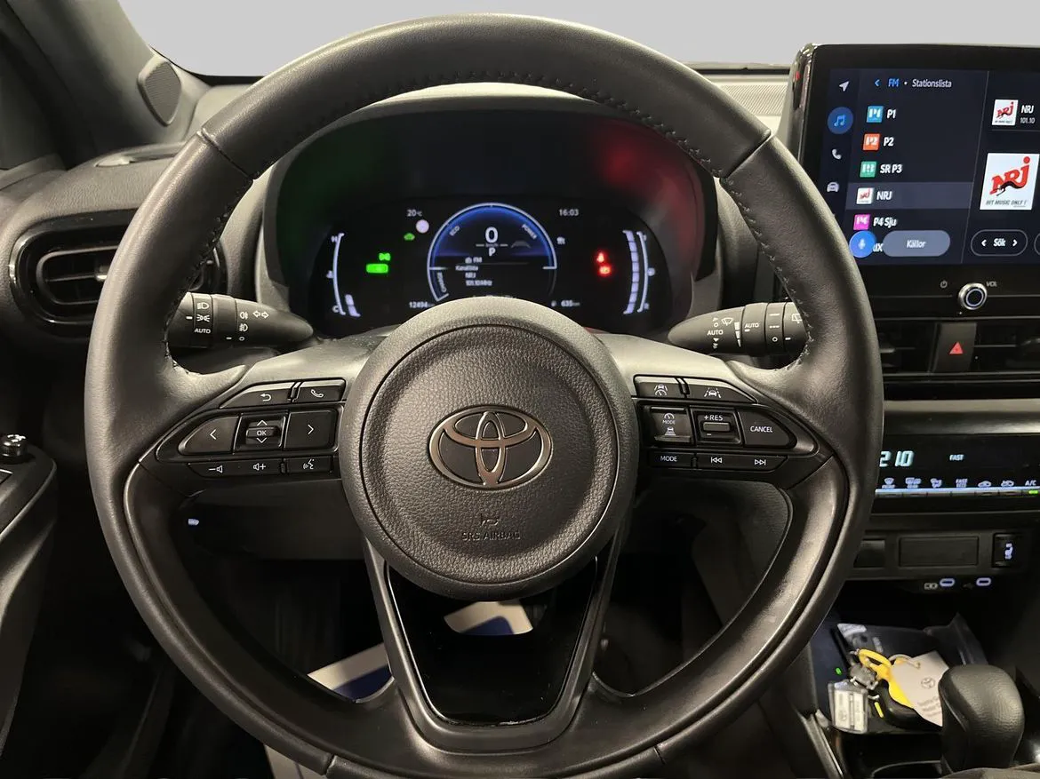 Vehicle image 19