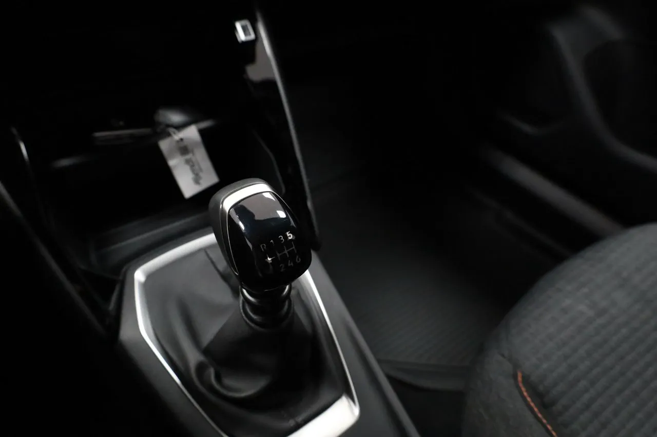 Vehicle image 20
