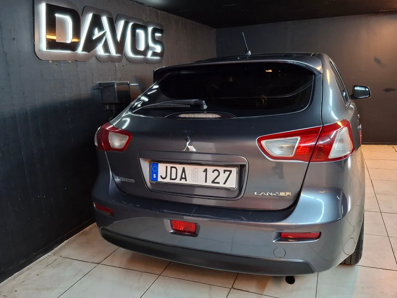 Vehicle image 5