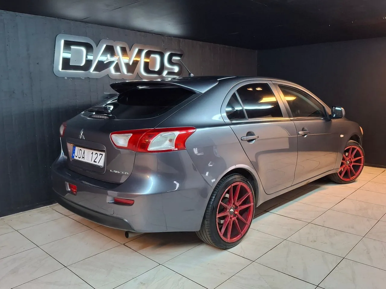 Vehicle image 4