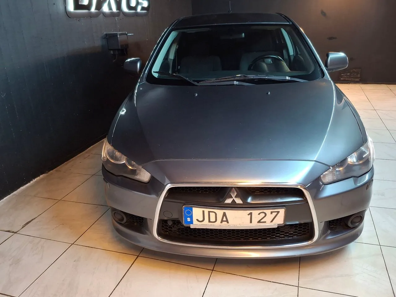Vehicle image 6