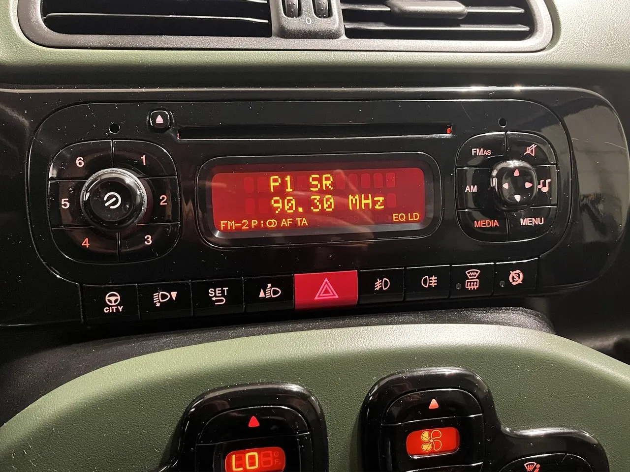 Vehicle image 16