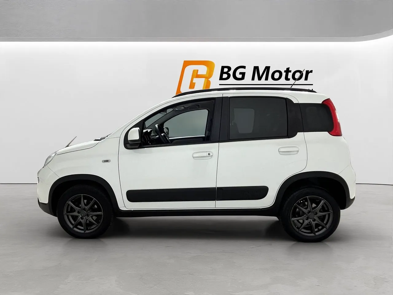Vehicle image 6