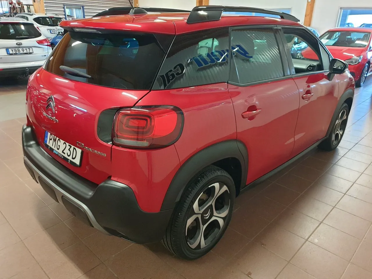 Vehicle image 4