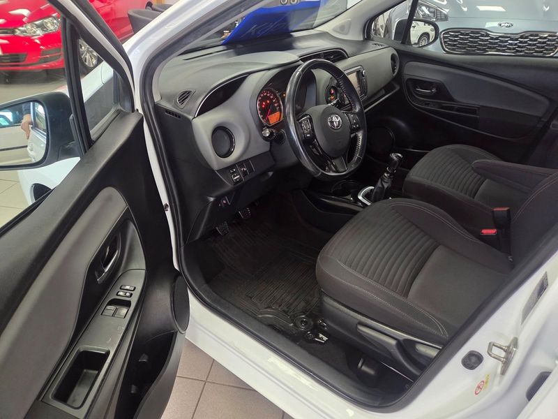 Toyota Yaris bild 2