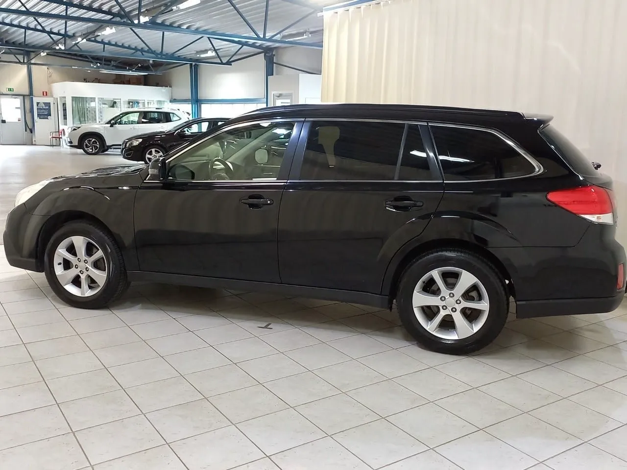 Vehicle image 6