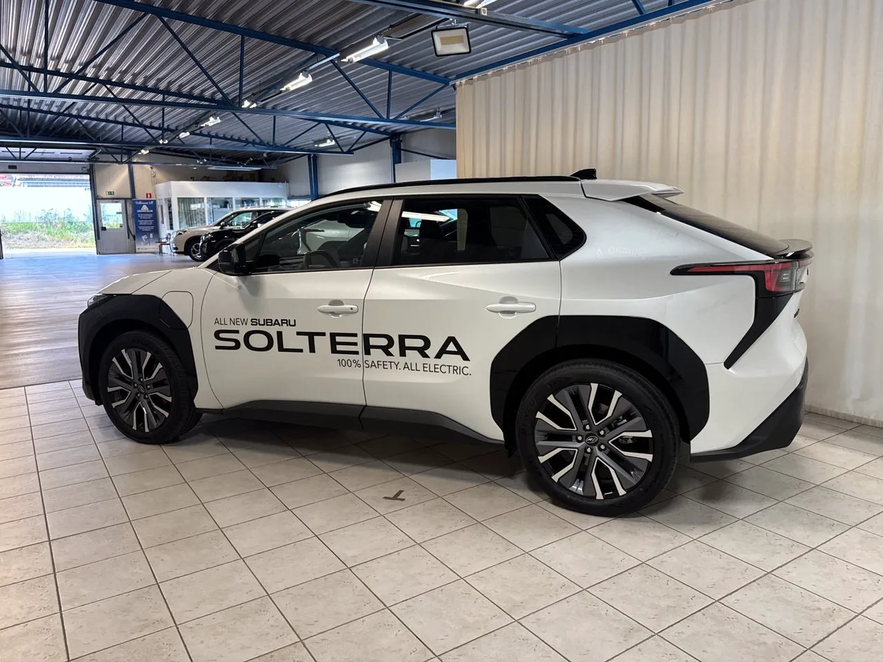 Vehicle image 3