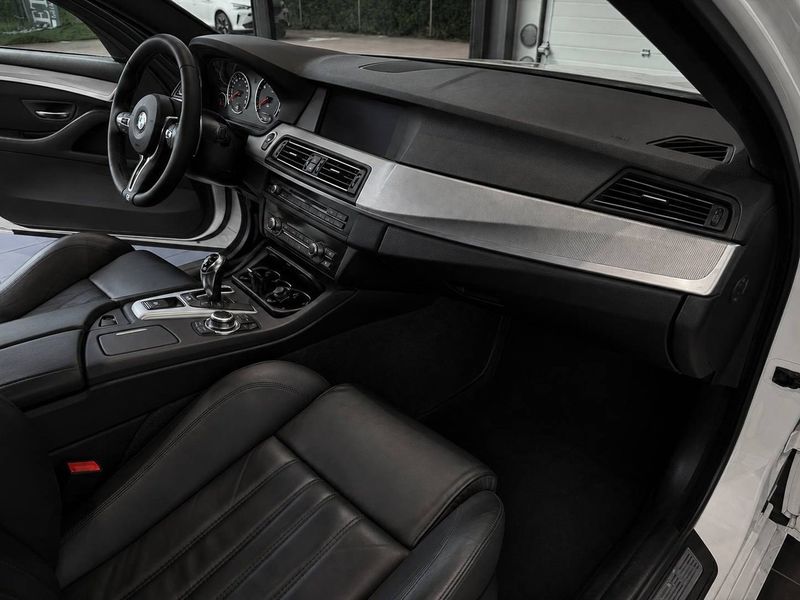 BMW M5 bild 8