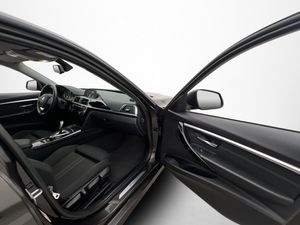 BMW 330 bild 15