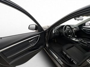 BMW 330 bild 10