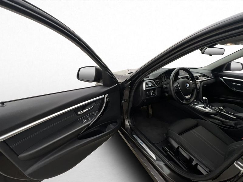 BMW 330 bild 10