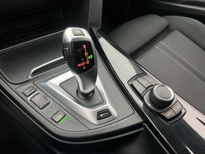 BMW 330 bild 24