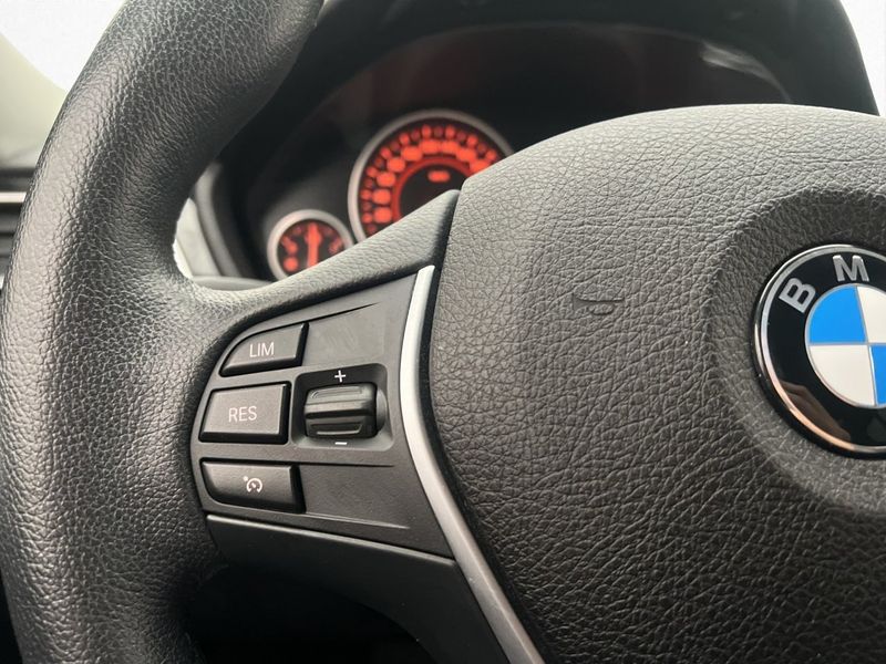BMW 330 bild 18