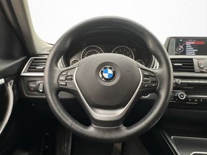 BMW 330 bild 13