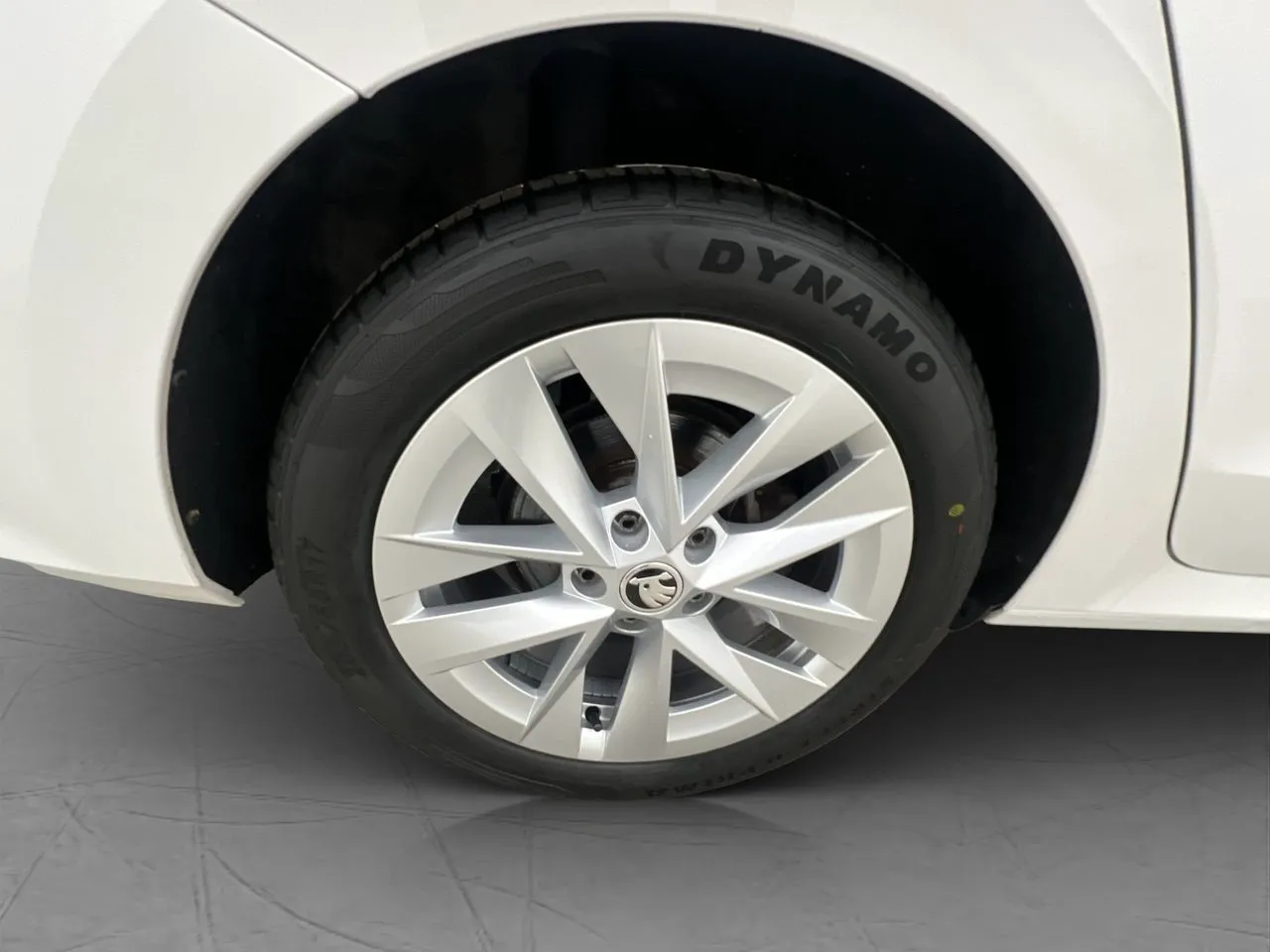 Vehicle image 33