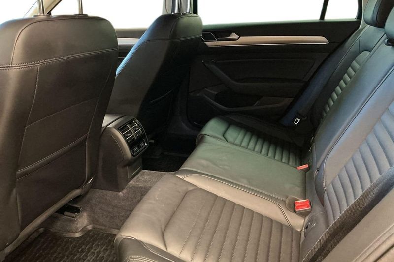 Volkswagen Passat bild 18