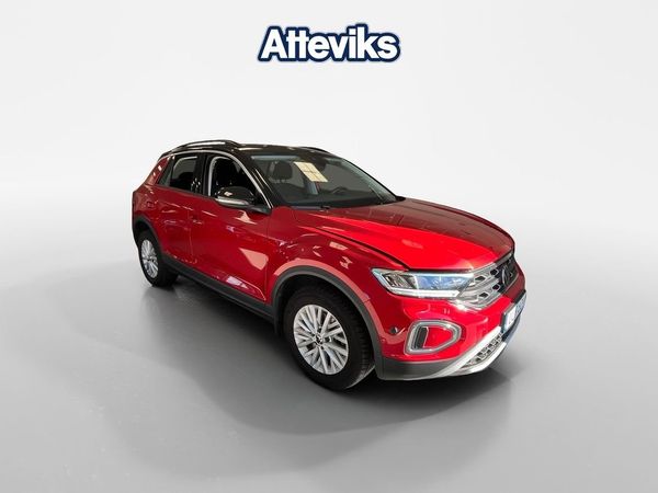 Volkswagen T-Roc 1.5 TSI 150hk *Assistanspaket/Backkamera* - 2024