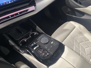 BMW i5 bild 18