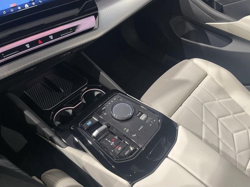 BMW i5 bild 18