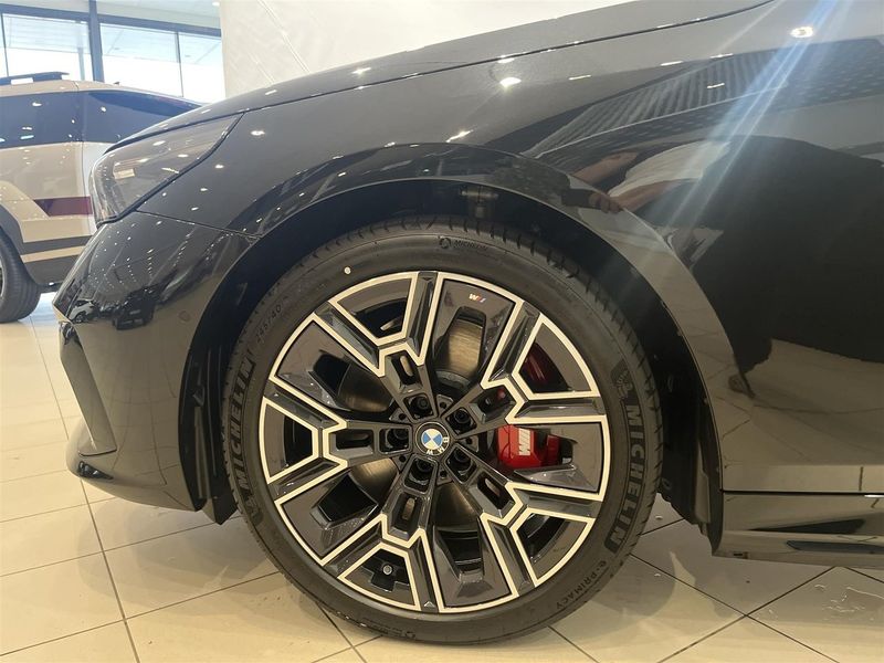 BMW i5 bild 8