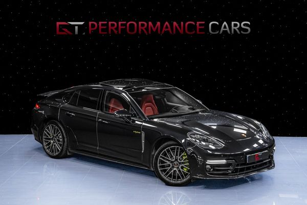 Porsche Panamera 4 E-Hyb Platinum Edt SportDesign Tvåtons Pano 21" BOSE - 2023