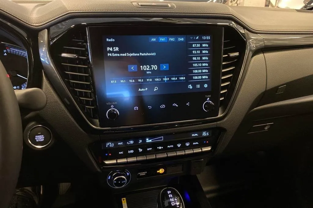 Vehicle image 16
