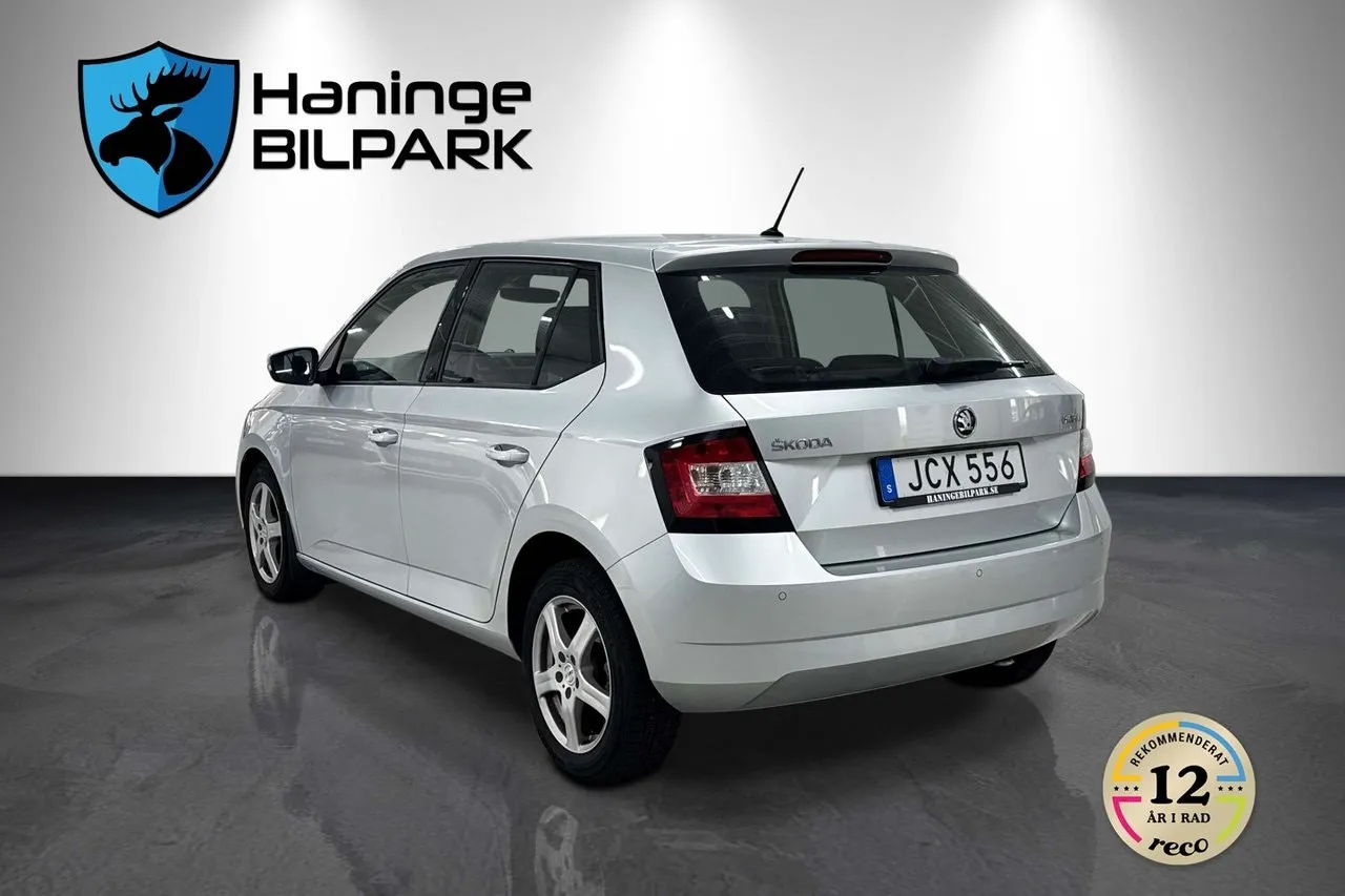 Vehicle image 9