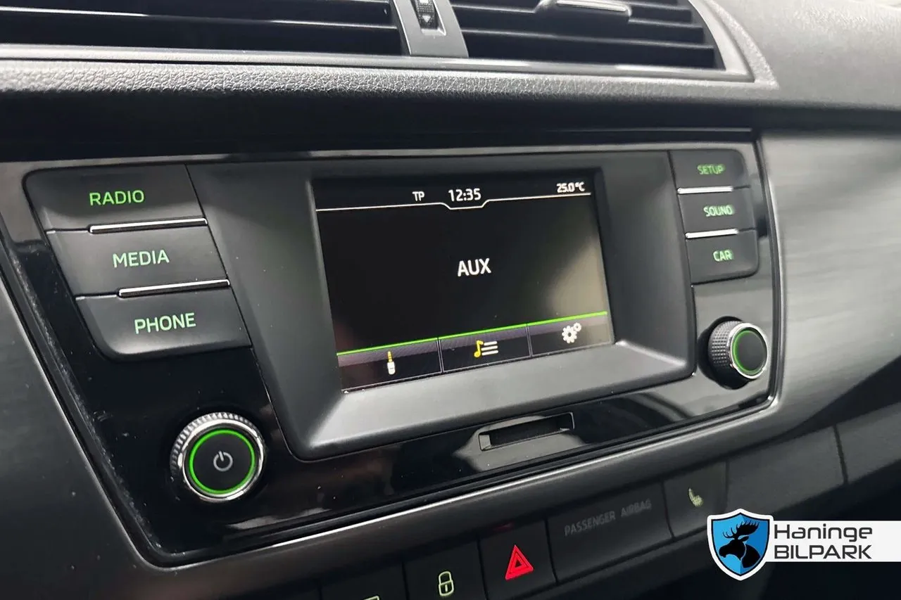 Vehicle image 18
