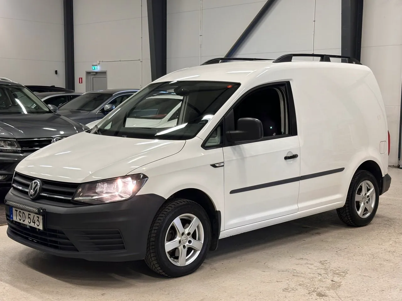 Vehicle image 4