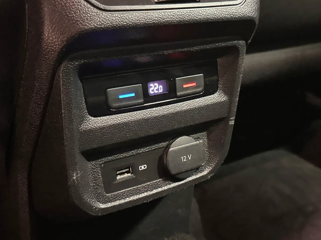 Vehicle image 27