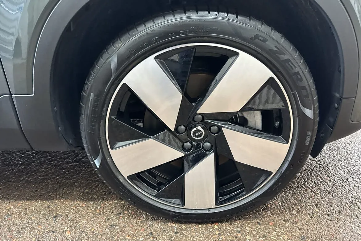 Vehicle image 23