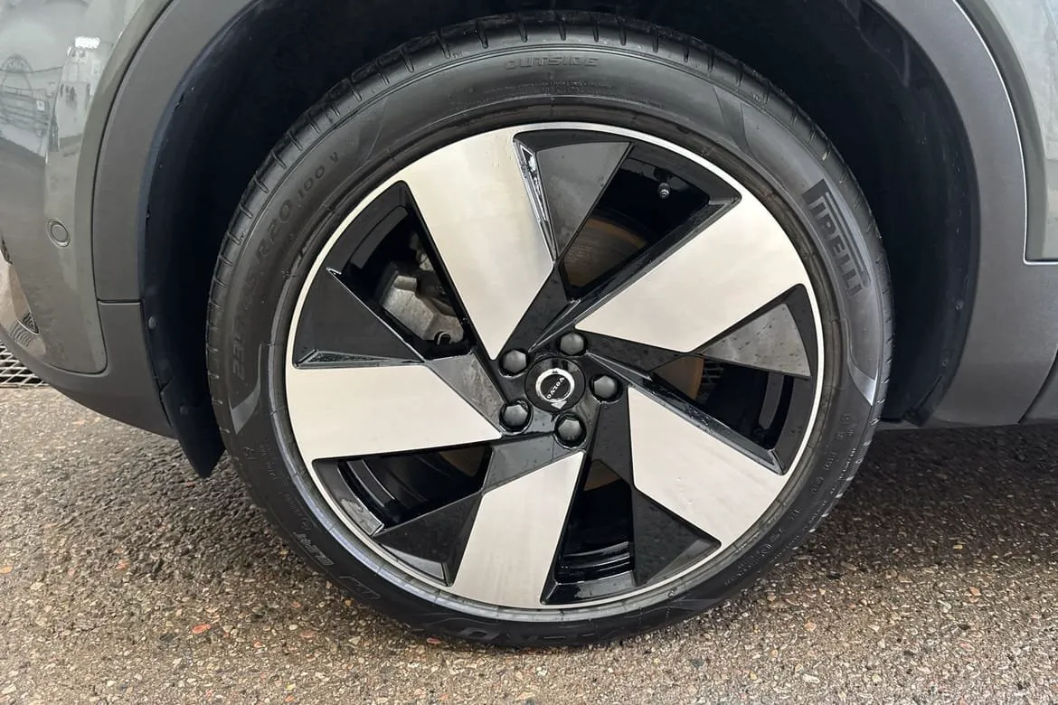 Vehicle image 20