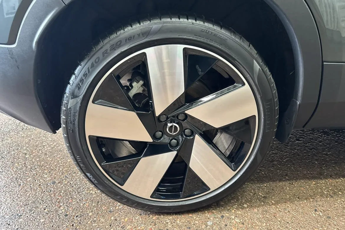 Vehicle image 22