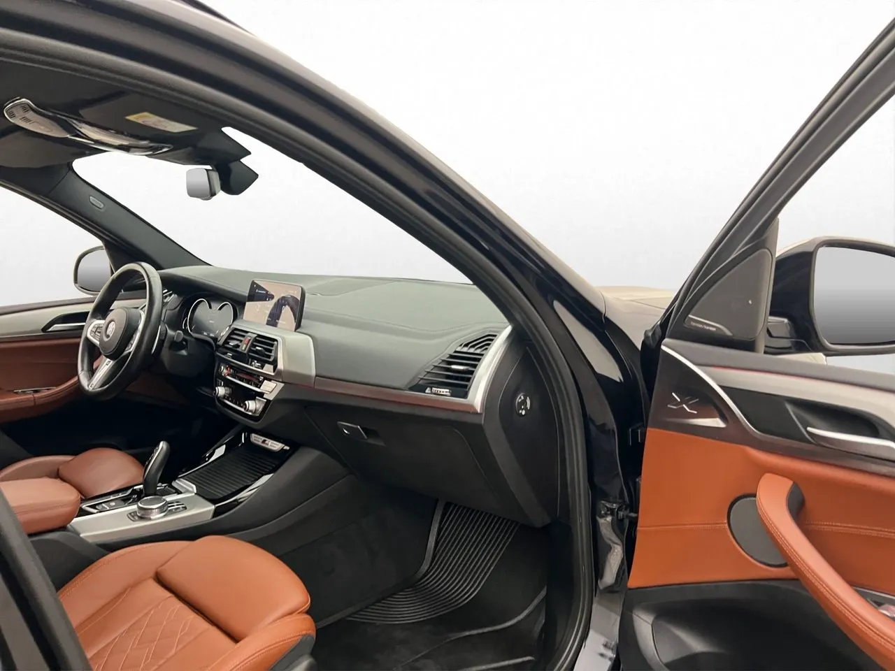 Vehicle image 32