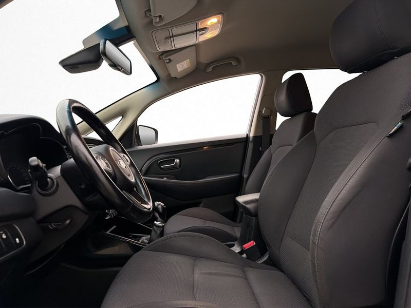Kia Carens bild 12