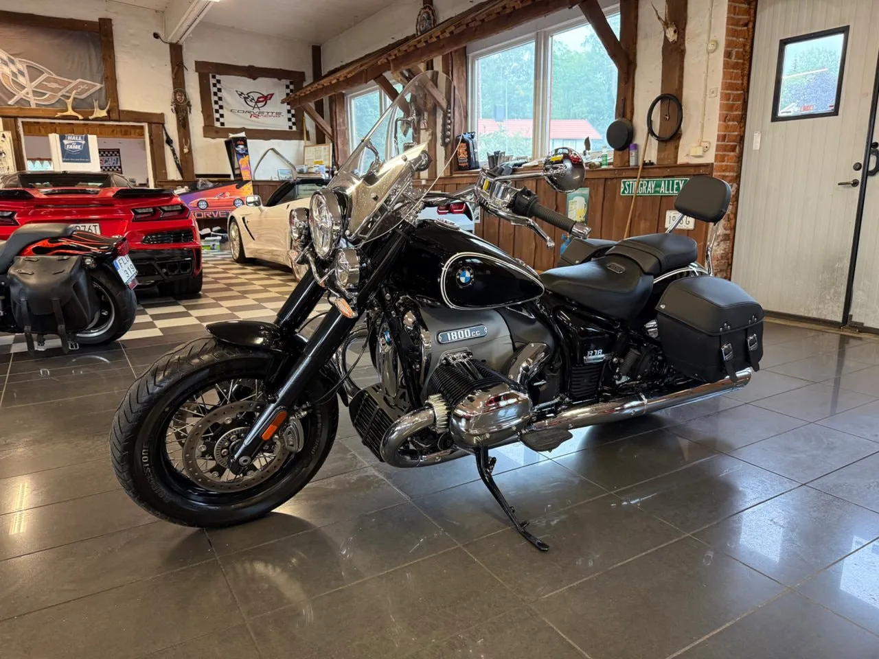 Vehicle image 9