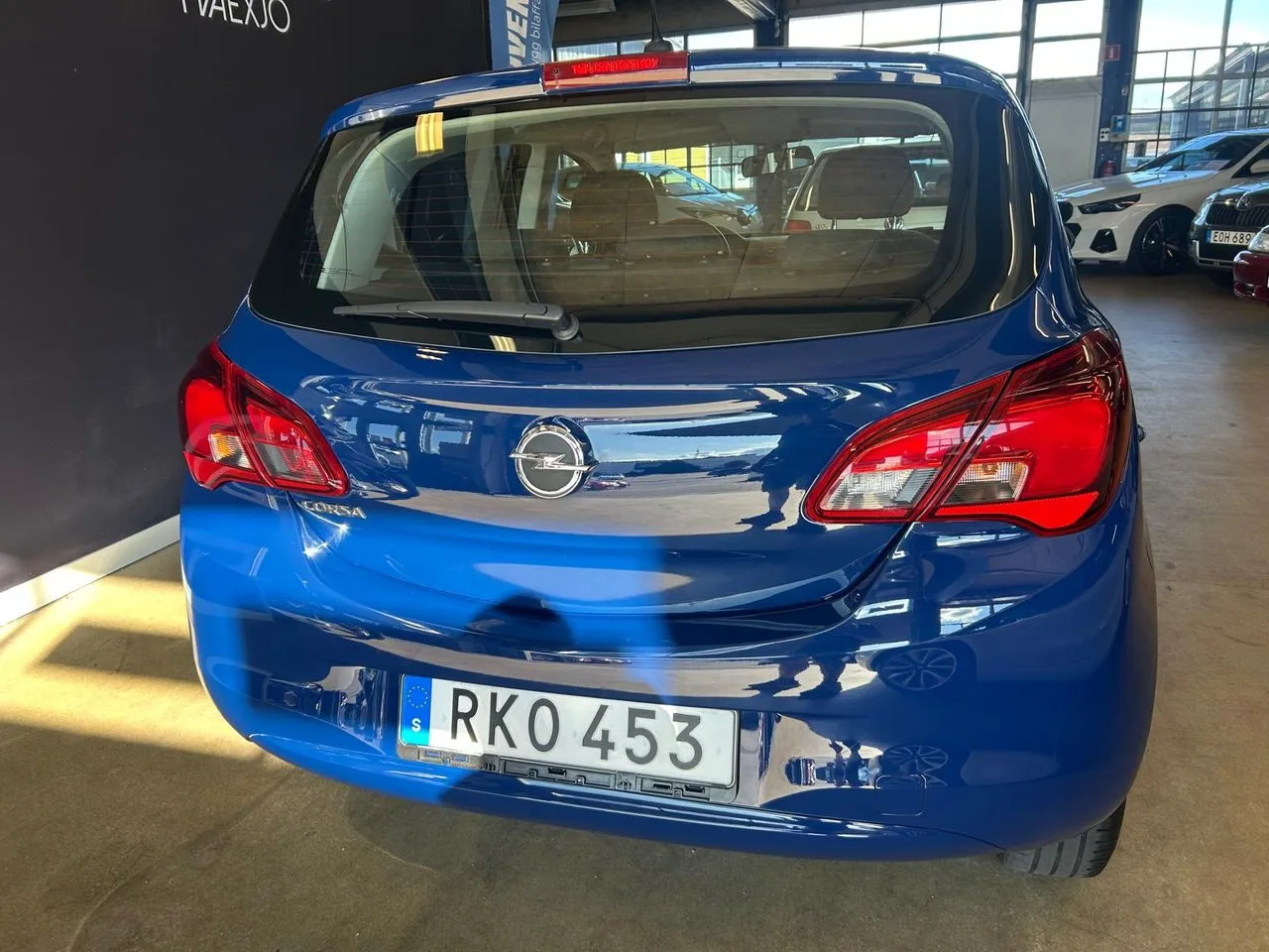 Vehicle image 11