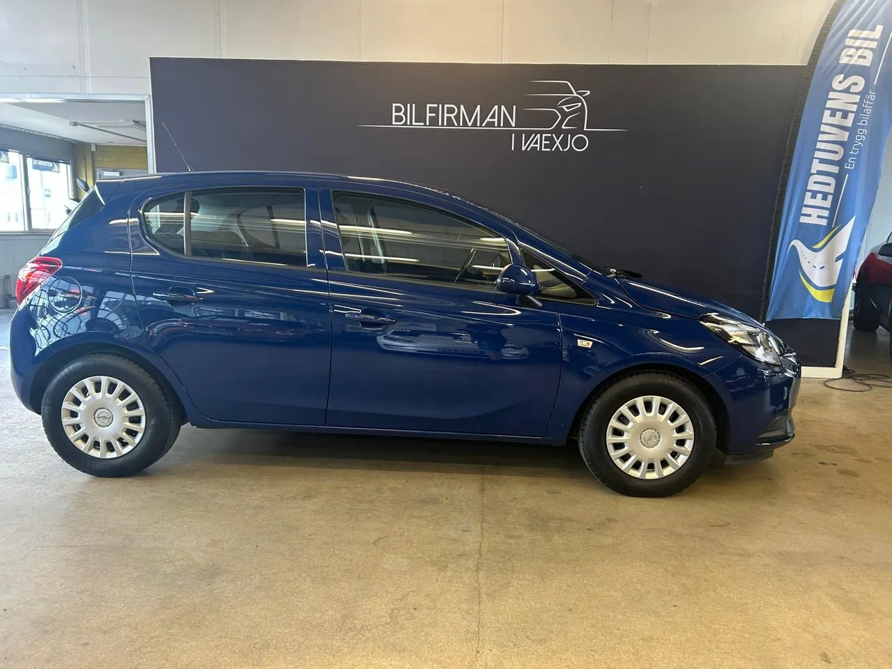 Vehicle image 6