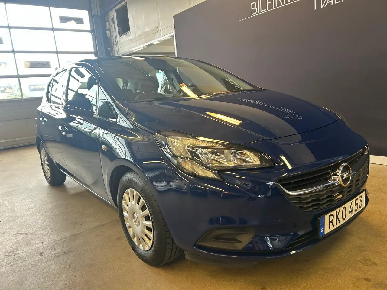 Vehicle image 8