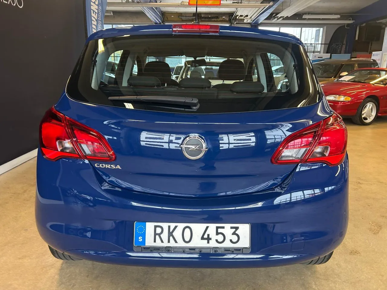 Vehicle image 13