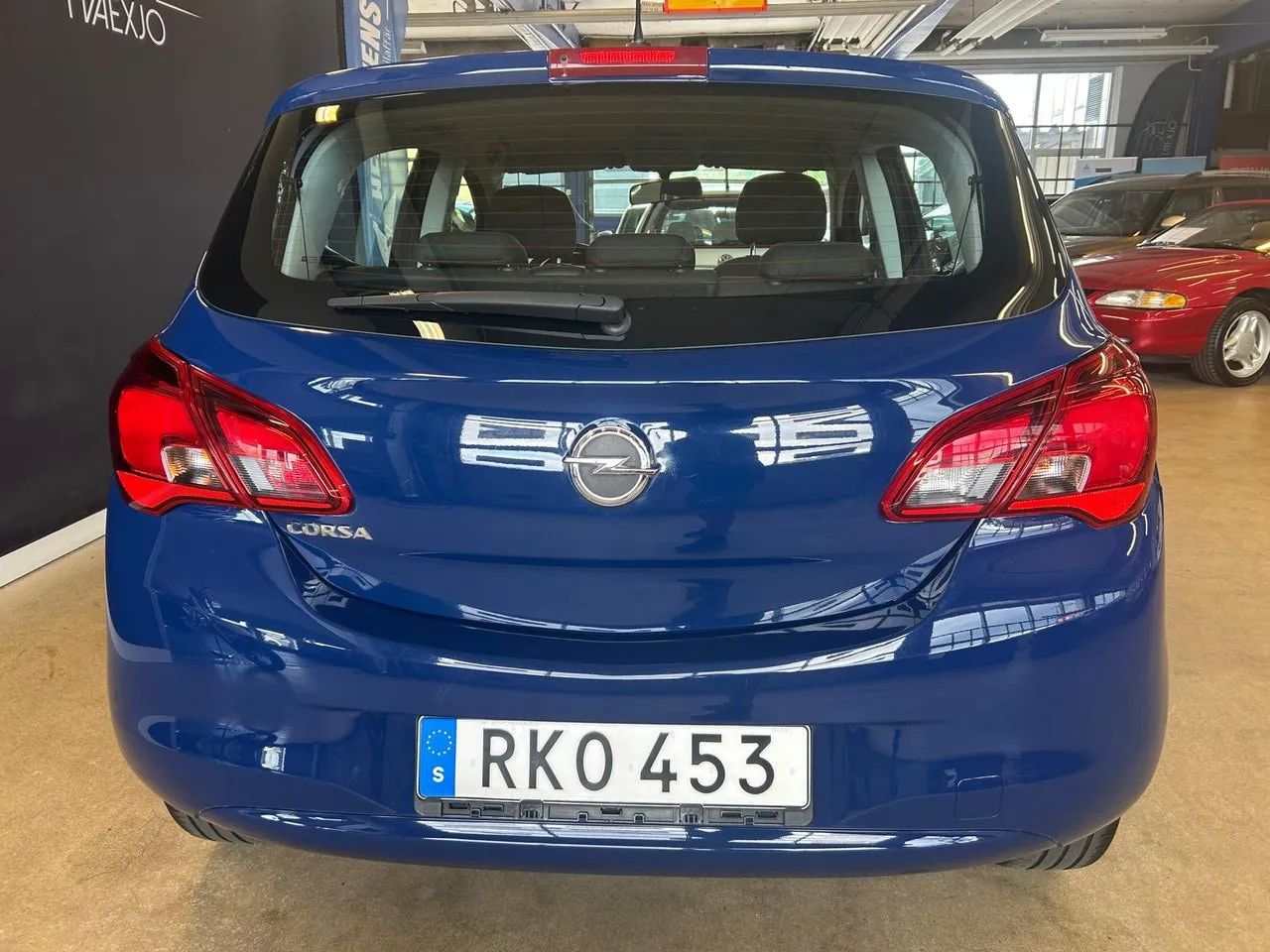 Vehicle image 5