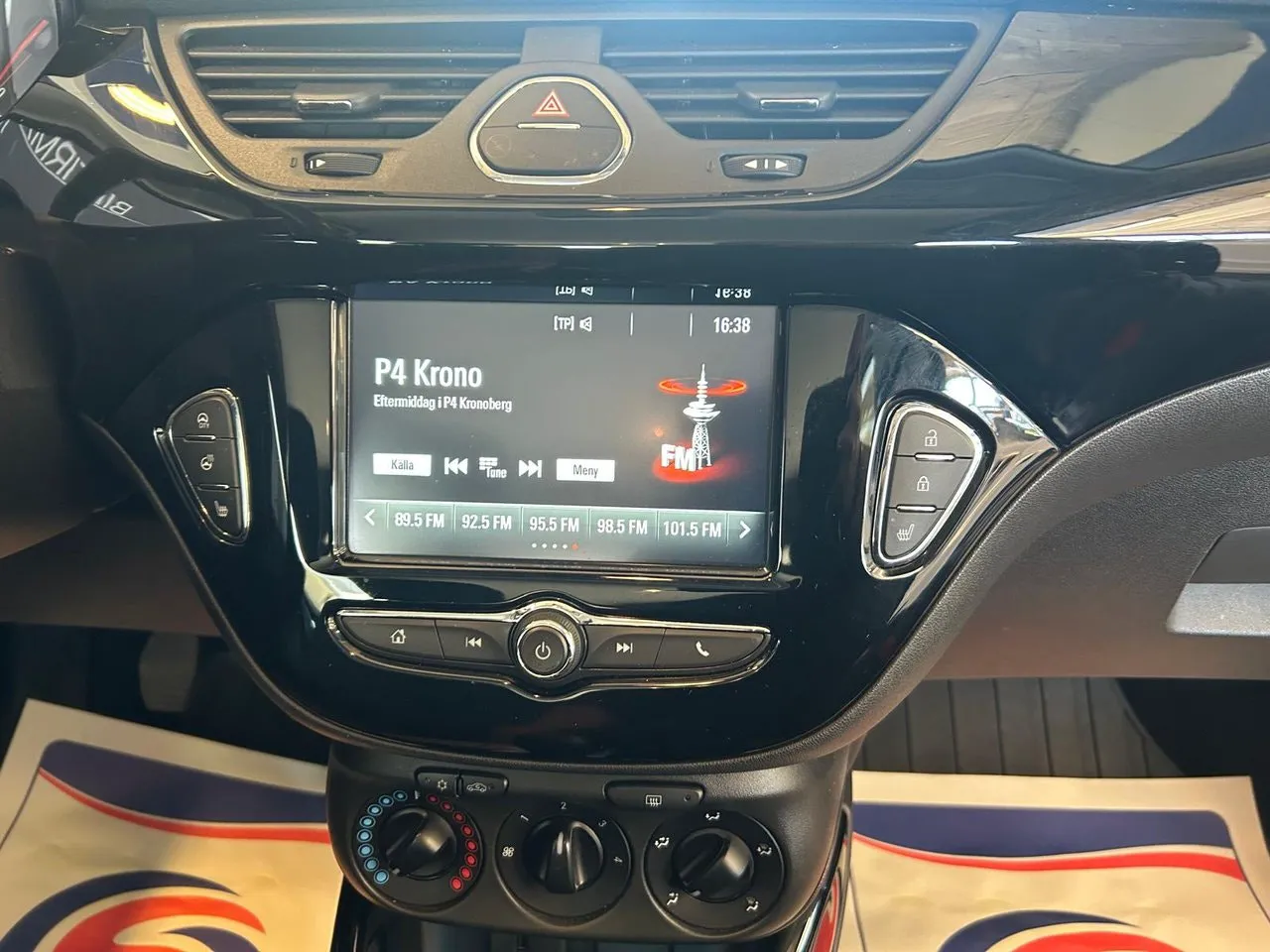 Vehicle image 21