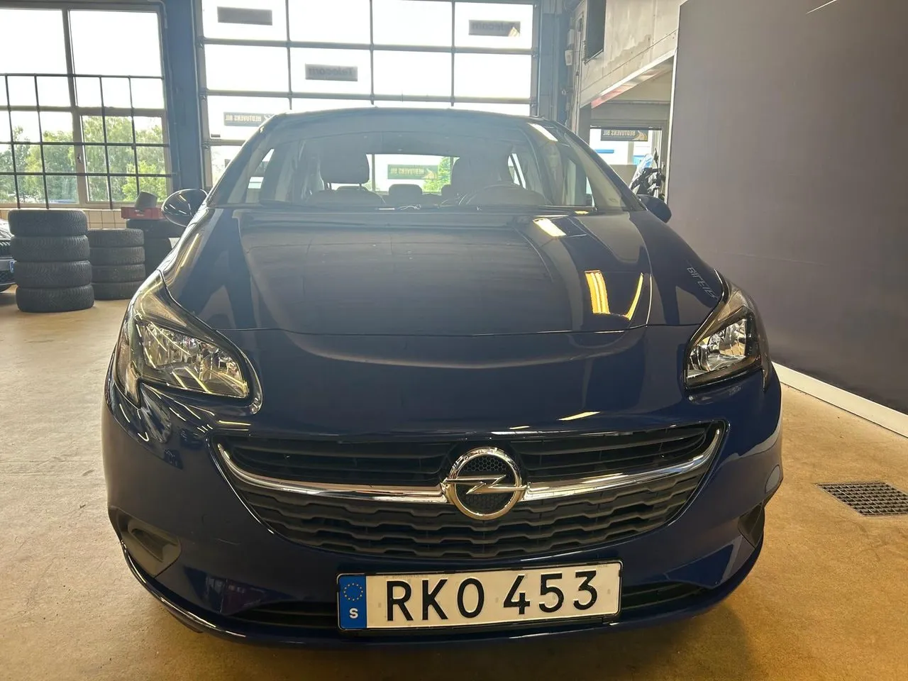 Vehicle image 7