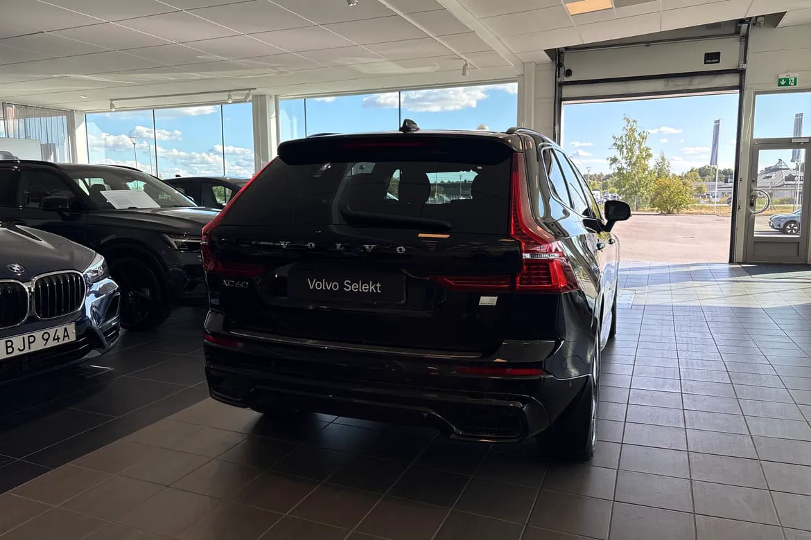 Vehicle image 27