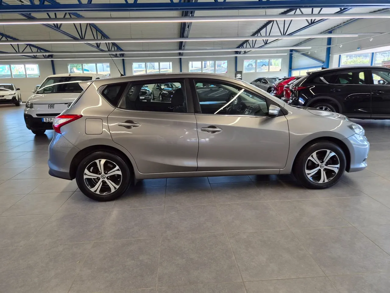 Vehicle image 4