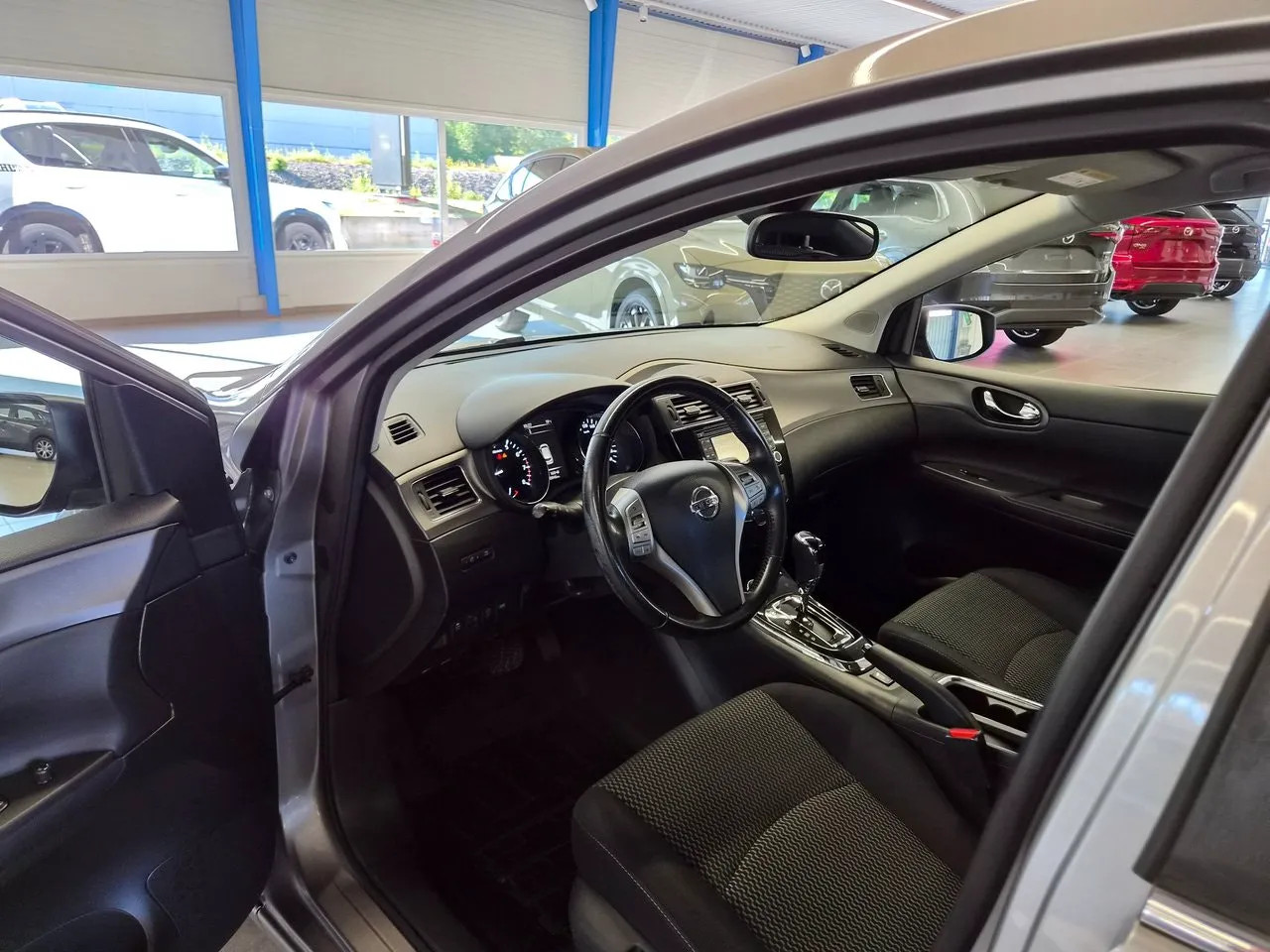 Vehicle image 7